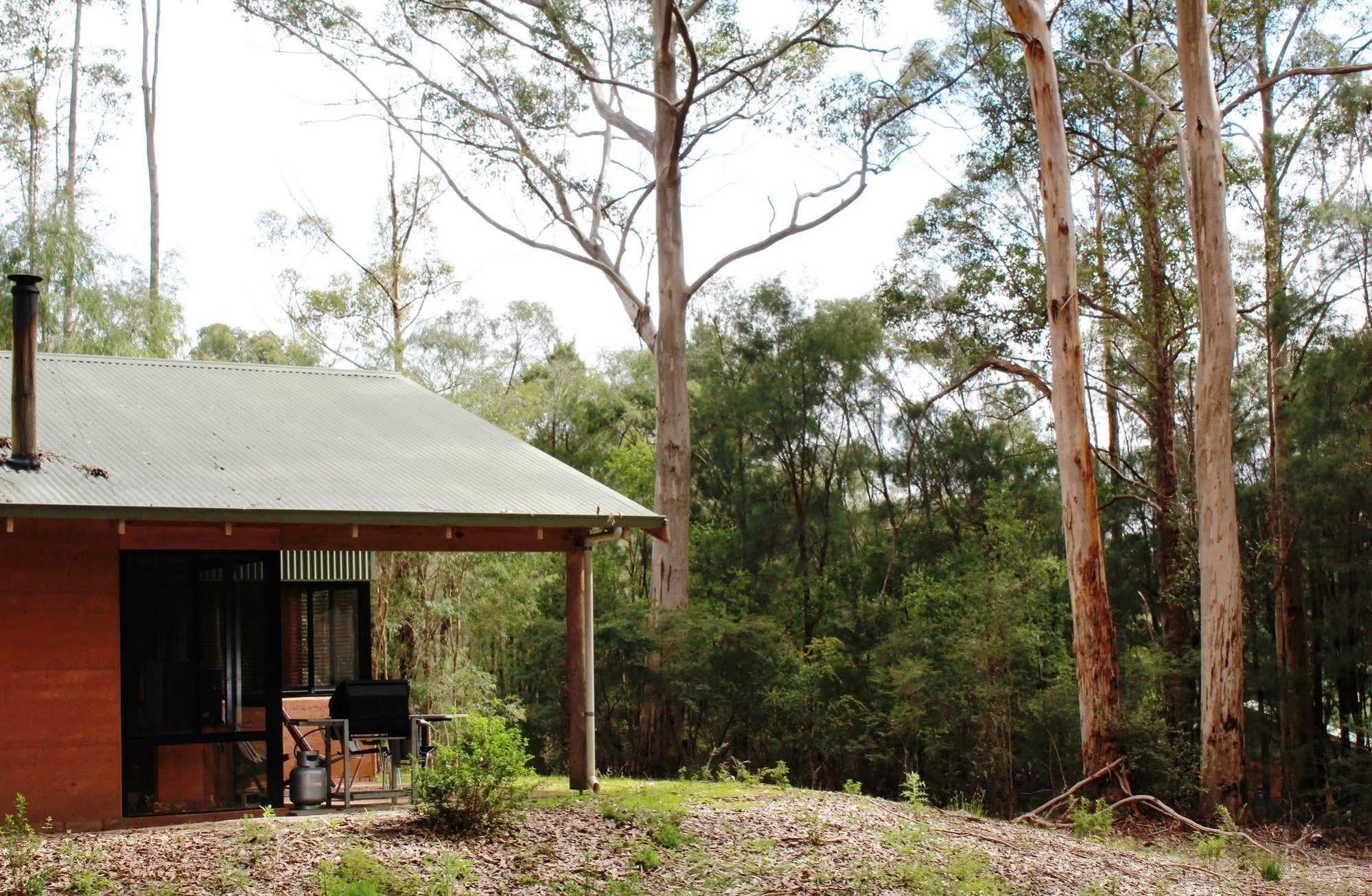 Marima Cottages Pemberton Exterior photo